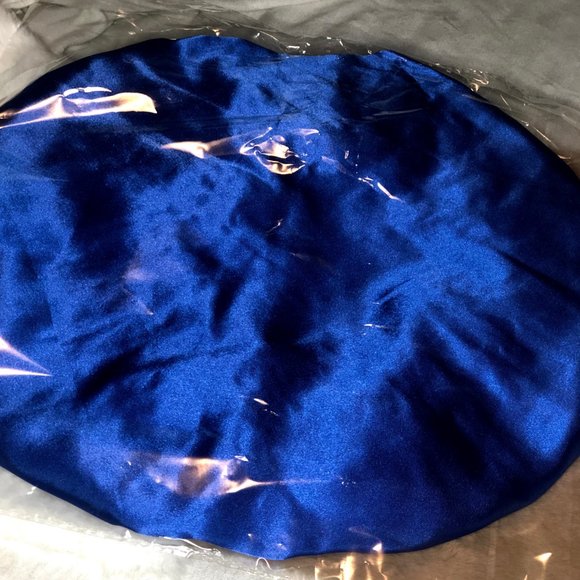 Bonnets - Picture 2 of 16